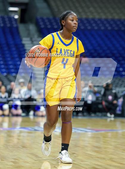 Thumbnail 1 in Decatur vs. La Vega (UIL 4A Basketball Division I Final) photogallery.