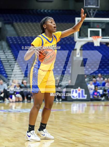 Thumbnail 1 in Decatur vs. La Vega (UIL 4A Basketball Division I Final) photogallery.
