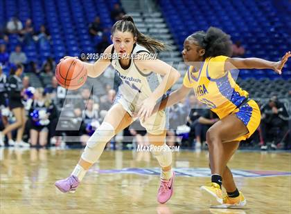 Thumbnail 2 in Decatur vs. La Vega (UIL 4A Basketball Division I Final) photogallery.