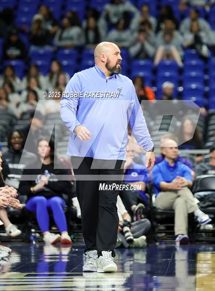 Thumbnail 2 in Decatur vs. La Vega (UIL 4A Basketball Division I Final) photogallery.