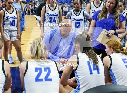 Thumbnail 1 in Decatur vs. La Vega (UIL 4A Basketball Division I Final) photogallery.