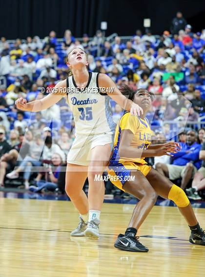 Thumbnail 3 in Decatur vs. La Vega (UIL 4A Basketball Division I Final) photogallery.