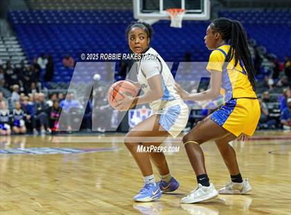 Thumbnail 2 in Decatur vs. La Vega (UIL 4A Basketball Division I Final) photogallery.