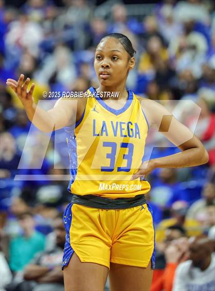 Thumbnail 1 in Decatur vs. La Vega (UIL 4A Basketball Division I Final) photogallery.