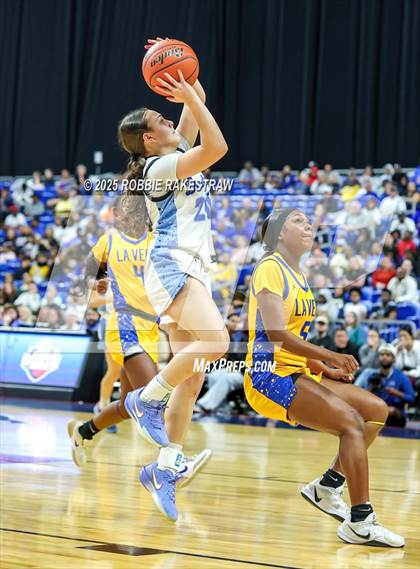 Thumbnail 3 in Decatur vs. La Vega (UIL 4A Basketball Division I Final) photogallery.