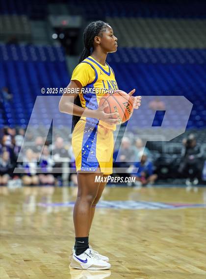 Thumbnail 3 in Decatur vs. La Vega (UIL 4A Basketball Division I Final) photogallery.