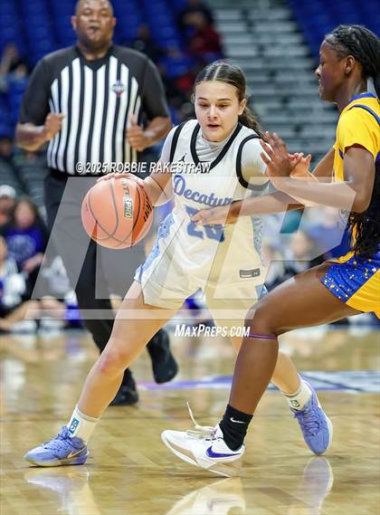 Thumbnail 1 in Decatur vs. La Vega (UIL 4A Basketball Division I Final) photogallery.