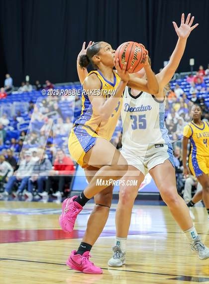 Thumbnail 2 in Decatur vs. La Vega (UIL 4A Basketball Division I Final) photogallery.