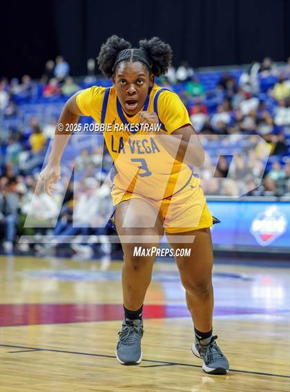 Thumbnail 3 in Decatur vs. La Vega (UIL 4A Basketball Division I Final) photogallery.
