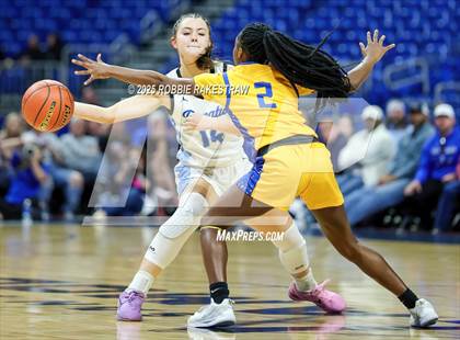 Thumbnail 1 in Decatur vs. La Vega (UIL 4A Basketball Division I Final) photogallery.