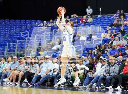 Thumbnail 1 in Decatur vs. La Vega (UIL 4A Basketball Division I Final) photogallery.