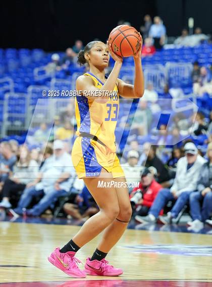 Thumbnail 3 in Decatur vs. La Vega (UIL 4A Basketball Division I Final) photogallery.