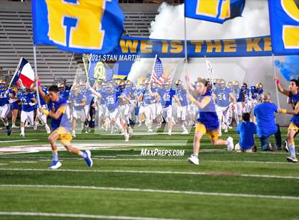 Thumbnail 1 in Alamo Heights vs. Liberty Hill (UIL 5A D2 Quarterfinal Playoff) photogallery.