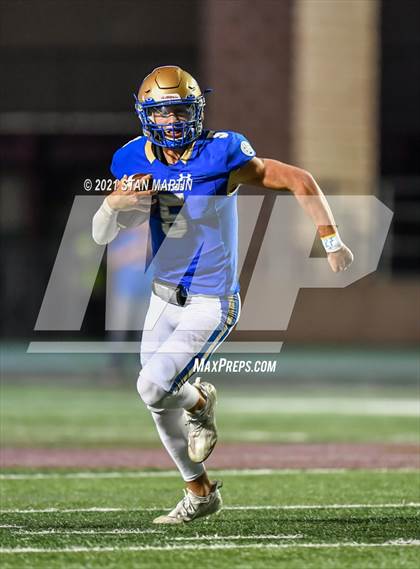 Thumbnail 1 in Alamo Heights vs. Liberty Hill (UIL 5A D2 Quarterfinal Playoff) photogallery.