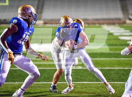 Thumbnail 1 in Alamo Heights vs. Liberty Hill (UIL 5A D2 Quarterfinal Playoff) photogallery.