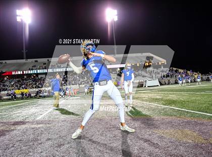 Thumbnail 1 in Alamo Heights vs. Liberty Hill (UIL 5A D2 Quarterfinal Playoff) photogallery.