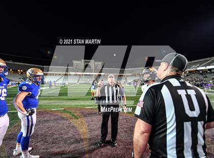 Thumbnail 1 in Alamo Heights vs. Liberty Hill (UIL 5A D2 Quarterfinal Playoff) photogallery.