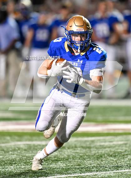 Thumbnail 2 in Alamo Heights vs. Liberty Hill (UIL 5A D2 Quarterfinal Playoff) photogallery.