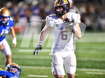 Thumbnail 1 in Alamo Heights vs. Liberty Hill (UIL 5A D2 Quarterfinal Playoff) photogallery.