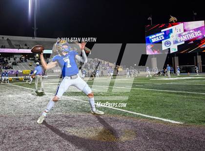 Thumbnail 3 in Alamo Heights vs. Liberty Hill (UIL 5A D2 Quarterfinal Playoff) photogallery.