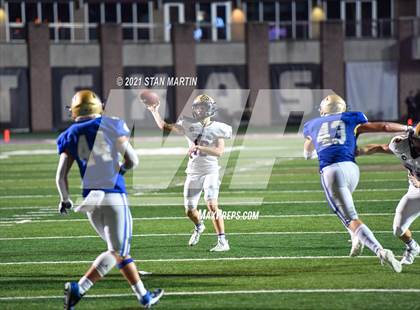 Thumbnail 1 in Alamo Heights vs. Liberty Hill (UIL 5A D2 Quarterfinal Playoff) photogallery.