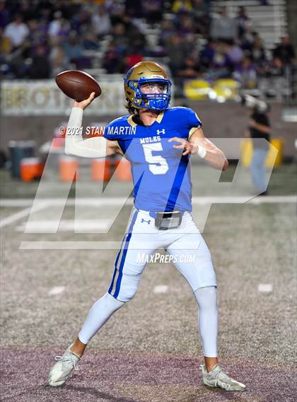 Thumbnail 2 in Alamo Heights vs. Liberty Hill (UIL 5A D2 Quarterfinal Playoff) photogallery.