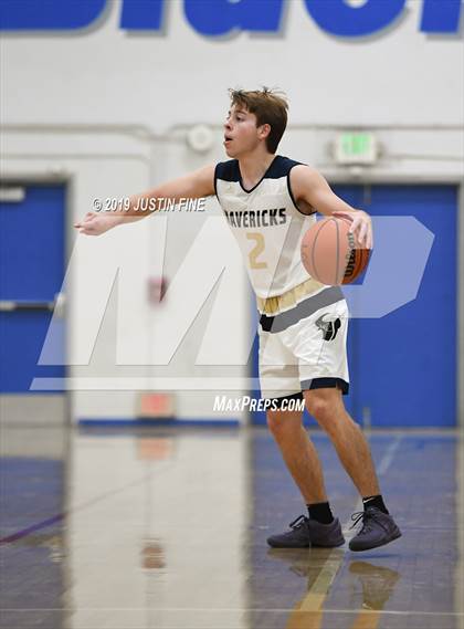 Thumbnail 2 in Poway vs. La Costa Canyon photogallery.