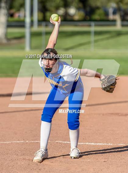 Thumbnail 2 in Pacifica vs. Agoura photogallery.