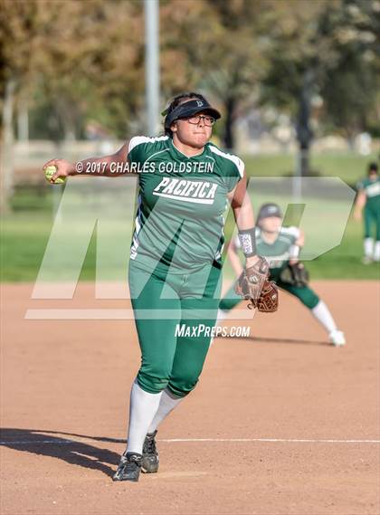 Thumbnail 1 in Pacifica vs. Agoura photogallery.