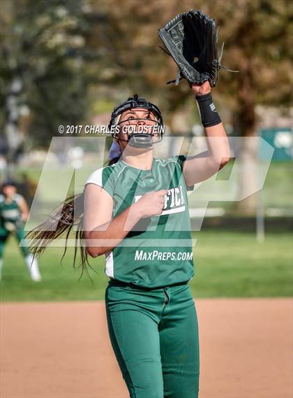 Thumbnail 2 in Pacifica vs. Agoura photogallery.