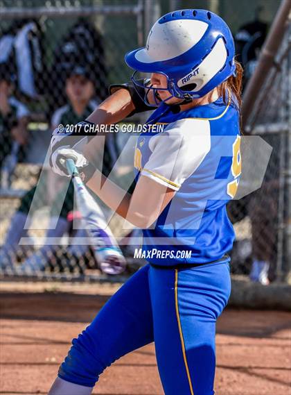 Thumbnail 2 in Pacifica vs. Agoura photogallery.