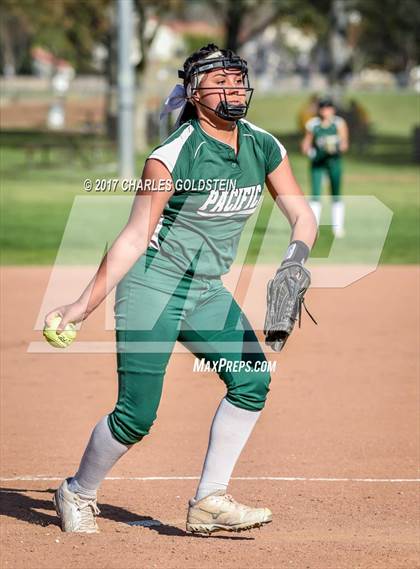 Thumbnail 2 in Pacifica vs. Agoura photogallery.