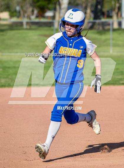 Thumbnail 2 in Pacifica vs. Agoura photogallery.