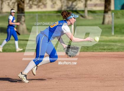 Thumbnail 3 in Pacifica vs. Agoura photogallery.