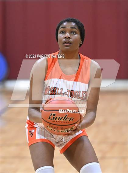 Thumbnail 2 in McGill-Toolen vs. Ponchatoula (Allstate Sugar Bowl National Prep Classic) photogallery.