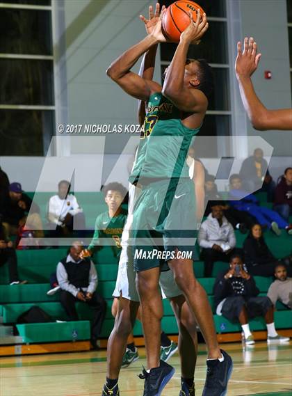 Thumbnail 2 in George Washington Prep vs. Narbonne (D1 Bound Classic) photogallery.