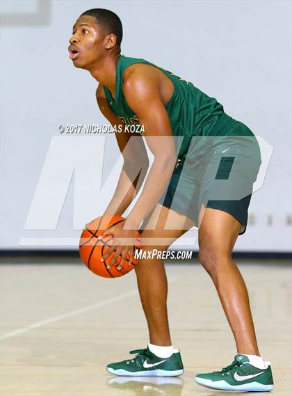 Thumbnail 2 in George Washington Prep vs. Narbonne (D1 Bound Classic) photogallery.