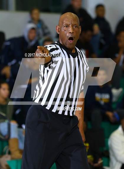Thumbnail 2 in George Washington Prep vs. Narbonne (D1 Bound Classic) photogallery.