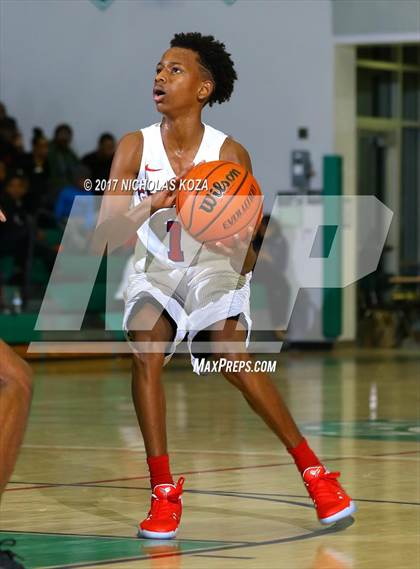 Thumbnail 2 in George Washington Prep vs. Narbonne (D1 Bound Classic) photogallery.