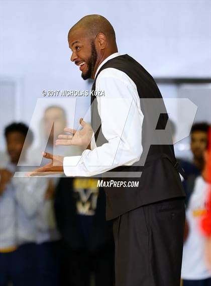 Thumbnail 3 in George Washington Prep vs. Narbonne (D1 Bound Classic) photogallery.