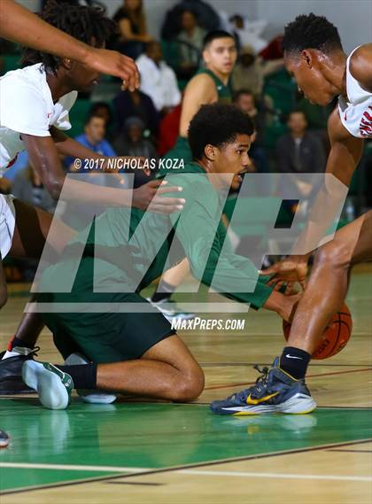 Thumbnail 2 in George Washington Prep vs. Narbonne (D1 Bound Classic) photogallery.