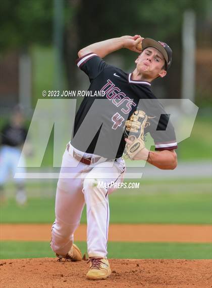 Thumbnail 3 in Hardin County @ Greenbrier (TSSAA 3A Sectional) photogallery.