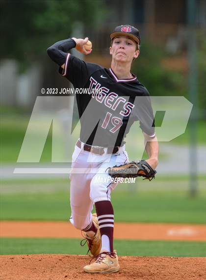 Thumbnail 2 in Hardin County @ Greenbrier (TSSAA 3A Sectional) photogallery.