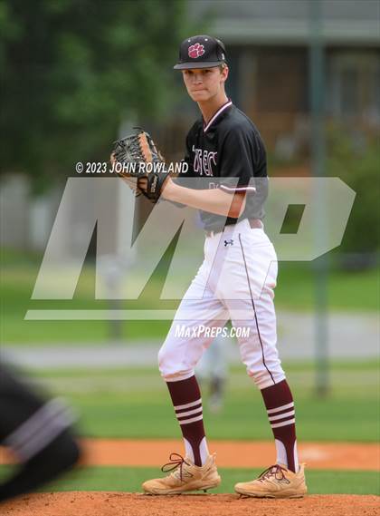 Thumbnail 1 in Hardin County @ Greenbrier (TSSAA 3A Sectional) photogallery.