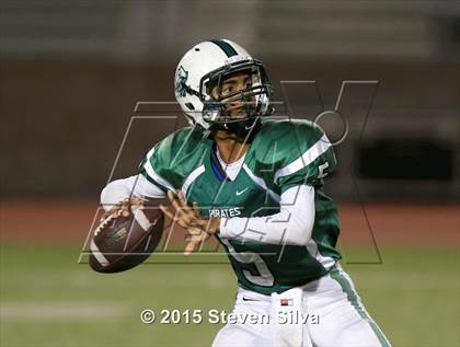 Thumbnail 1 in Eastside Catholic vs. Oceanside (2015 SoCal Honor Bowl) photogallery.