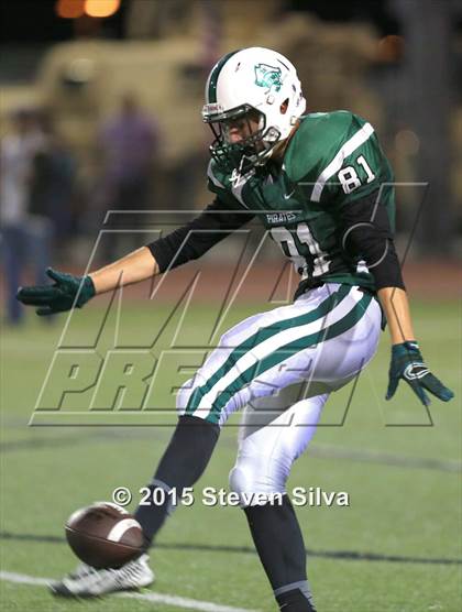 Thumbnail 2 in Eastside Catholic vs. Oceanside (2015 SoCal Honor Bowl) photogallery.