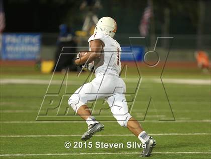 Thumbnail 2 in Eastside Catholic vs. Oceanside (2015 SoCal Honor Bowl) photogallery.
