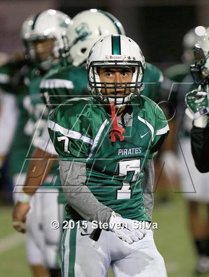 Thumbnail 2 in Eastside Catholic vs. Oceanside (2015 SoCal Honor Bowl) photogallery.