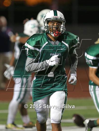 Thumbnail 3 in Eastside Catholic vs. Oceanside (2015 SoCal Honor Bowl) photogallery.