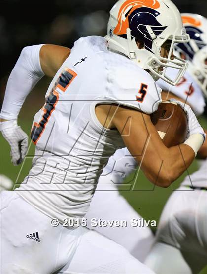 Thumbnail 2 in Eastside Catholic vs. Oceanside (2015 SoCal Honor Bowl) photogallery.